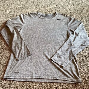 Nike Dri Fit Long Sleeved Gray Shirt Size Medium in Like New Condition